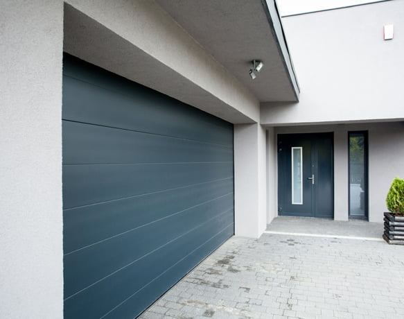 Porte de garage en aluminium vert