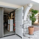 Porte garage en PVC gris - ouvert