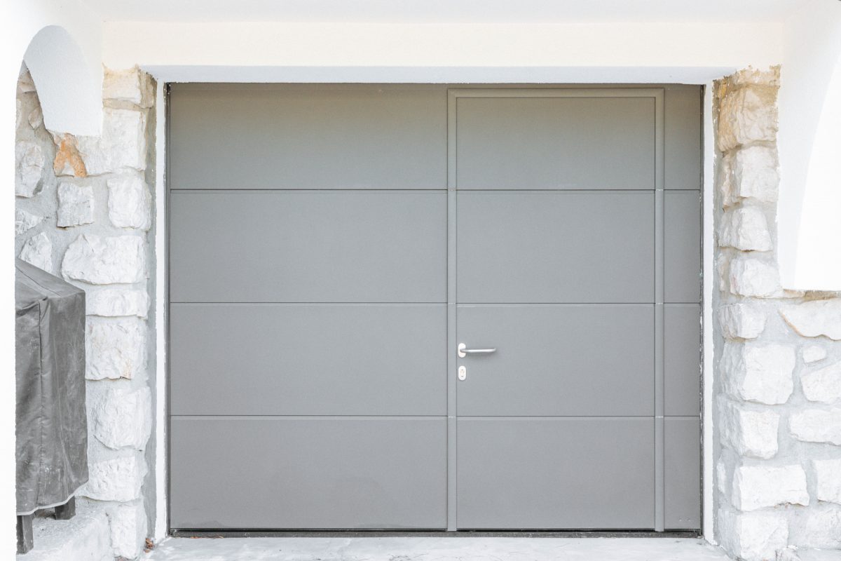 Porte garage en PVC gris