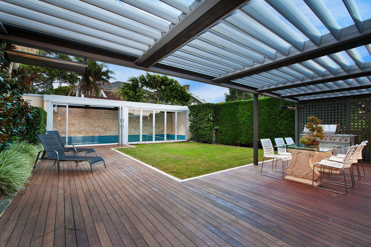 Pergola sur terrasse bois